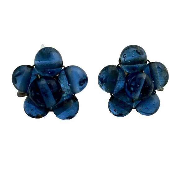 Vintage Clip On Earrings Lucite Blue Round Flower Silver Tone Metal Screw Back - Picture 1 of 7